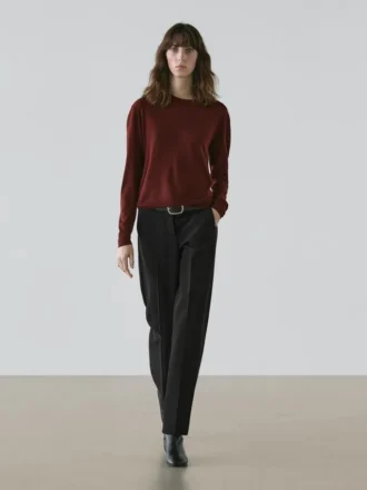 100 % ull, finstickad tröja med rund hals