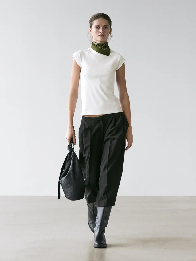 Bomullst-shirt med korta raglanärmar Bomullst-shirt med korta raglanärmar