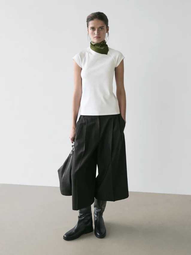 Bomullst-shirt med korta raglanärmar Bomullst-shirt med korta raglanärmar