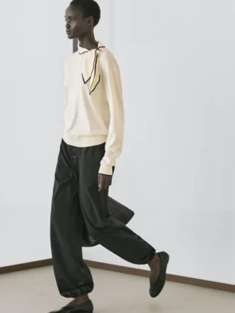 Bomullströja med halsduka-detalj