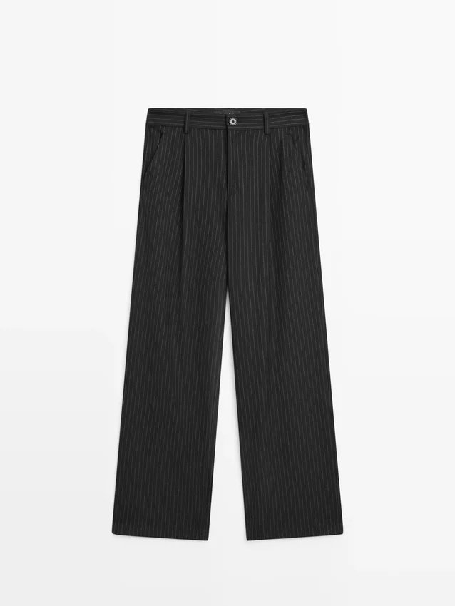 Bredbyxor med smala ränder Bredbyxor med smala ränder