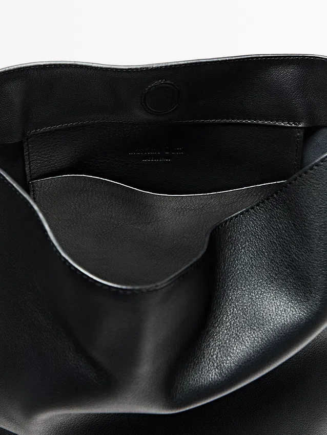 Bucketväska i nappaläder Bucketväska i nappaläder