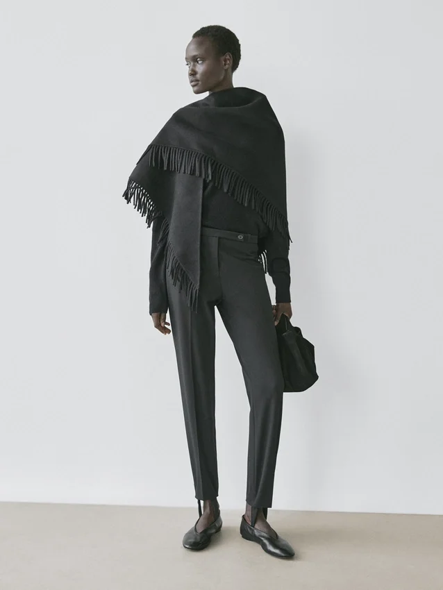 Byxor med elastiska benslut Byxor med elastiska benslut