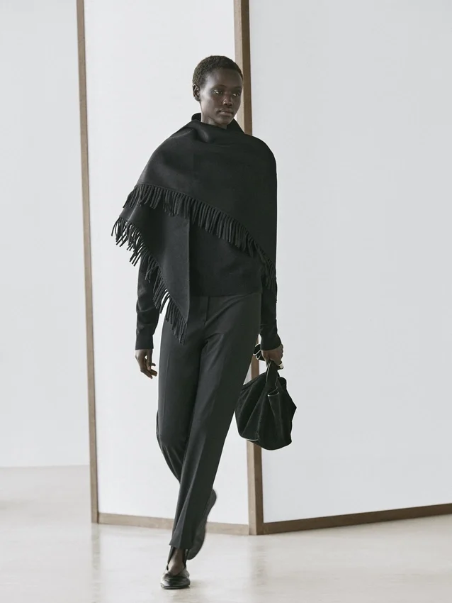 Byxor med elastiska benslut Byxor med elastiska benslut