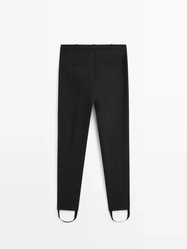 Byxor med elastiska benslut Byxor med elastiska benslut