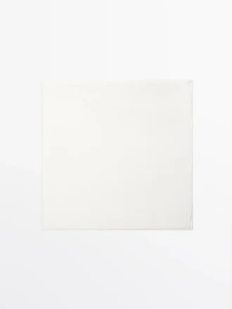 Enfärdad halsduk i 100 % bomull