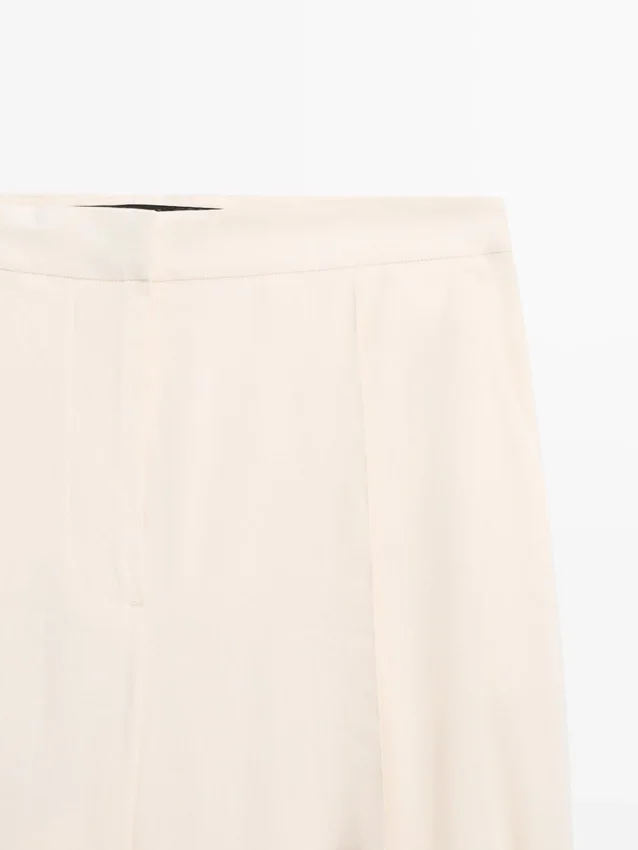 Flödande byxor med barrel-passform Flödande byxor med barrel-passform