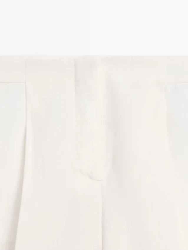 Flödande kostymbyxor i linne Flödande kostymbyxor i linne