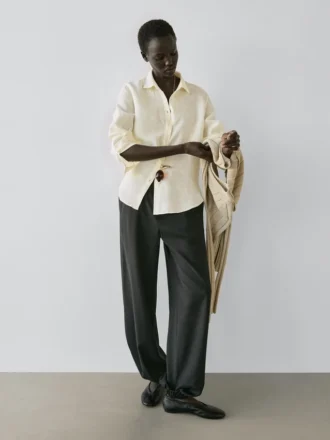 Flödande skjorta i 100 % linne