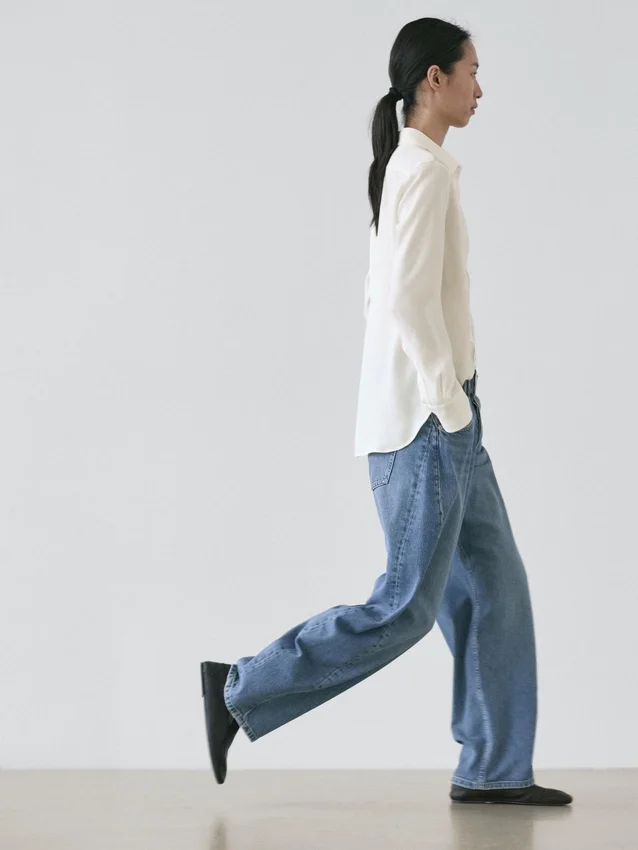 Flödande skjorta med skjortkrage Flödande skjorta med skjortkrage