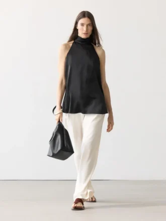 Haltertop i satin med knytdetalj