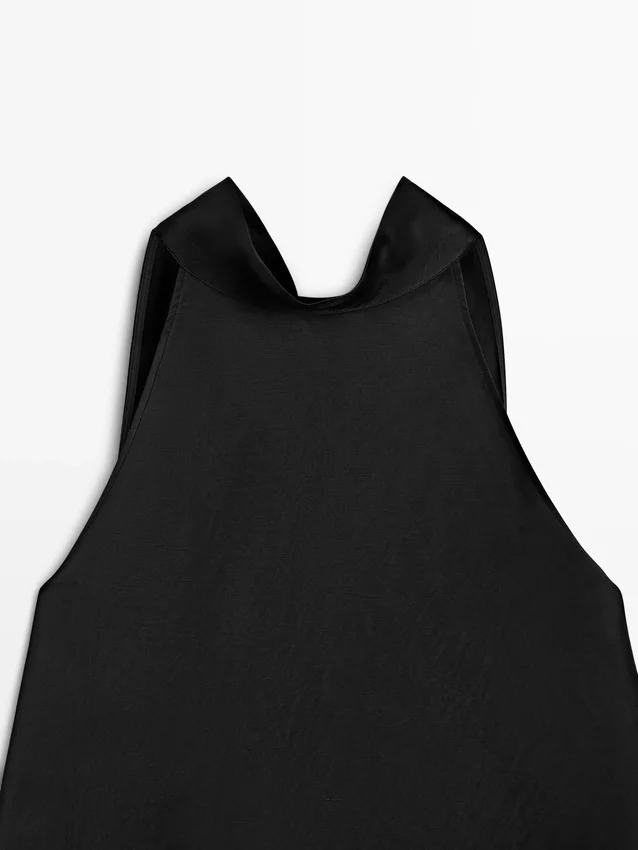 Haltertop i satin med knytdetalj Haltertop i satin med knytdetalj