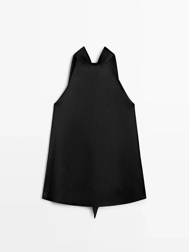 Haltertop i satin med knytdetalj Haltertop i satin med knytdetalj