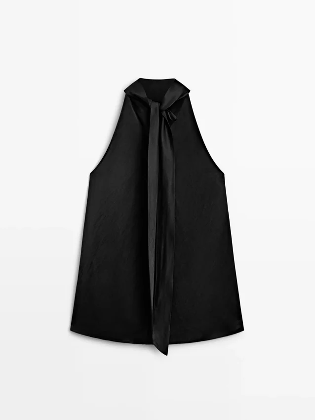 Haltertop i satin med knytdetalj Haltertop i satin med knytdetalj
