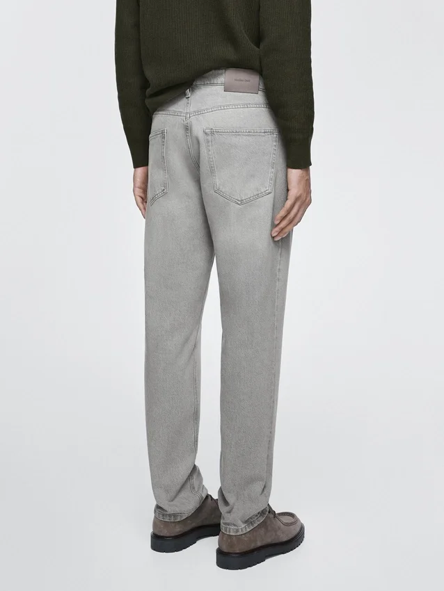 Jeans med avsmalnande passform Jeans med avsmalnande passform