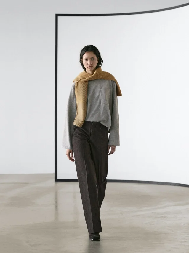 Jeans med medelhög midja och vida ben Jeans med medelhög midja och vida ben