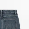 Jeans med medelhög midja och vida ben Jeans med medelhög midja och vida ben