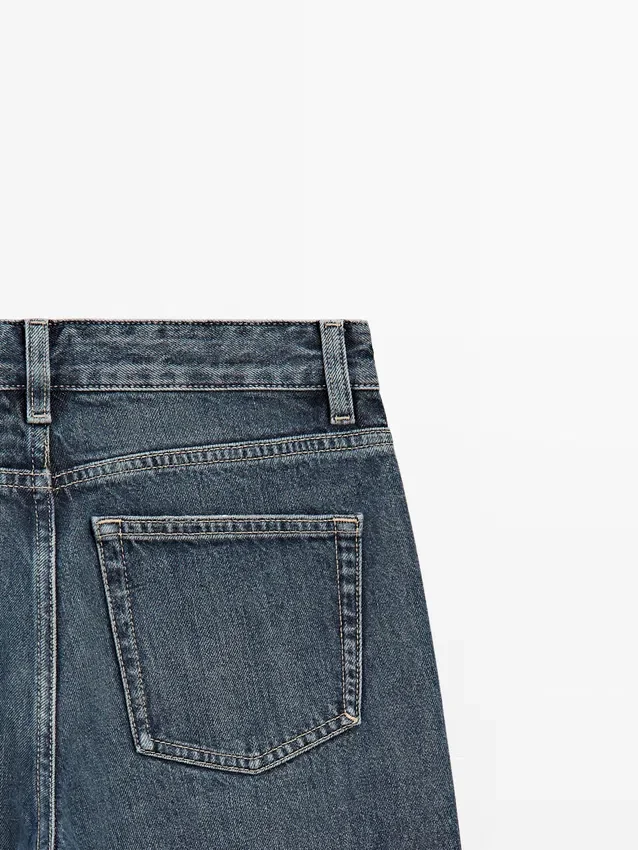 Jeans med medelhög midja och vida ben Jeans med medelhög midja och vida ben