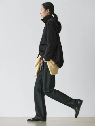 Jeans med medelhög midja och vida ben