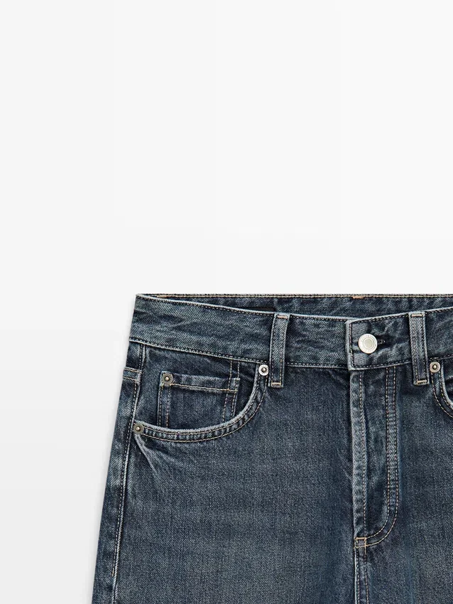 Jeans med medelhög midja och vida ben Jeans med medelhög midja och vida ben