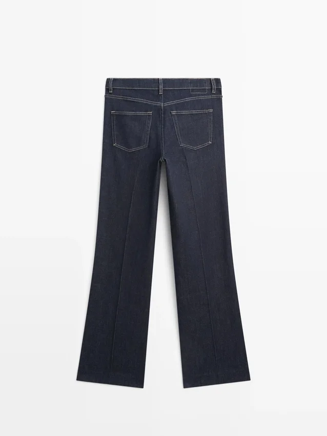 Jeans med utsvängd passform och hög midja Jeans med utsvängd passform och hög midja