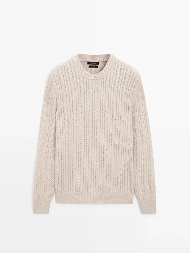 Kabelstickad tröja i 100 % bomull med rund hals Kabelstickad tröja i 100 % bomull med rund hals