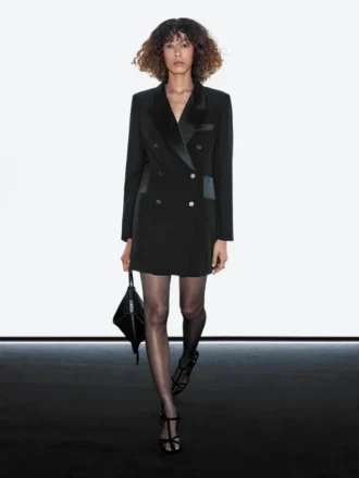 Klänning i kavajer-stil med satindetaljer