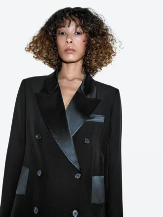 Klänning i kavajer-stil med satindetaljer