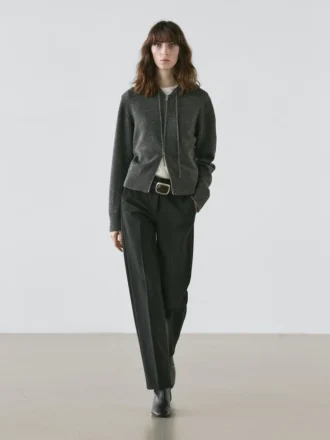 Kofta i ullblandning med dragkedja och huva