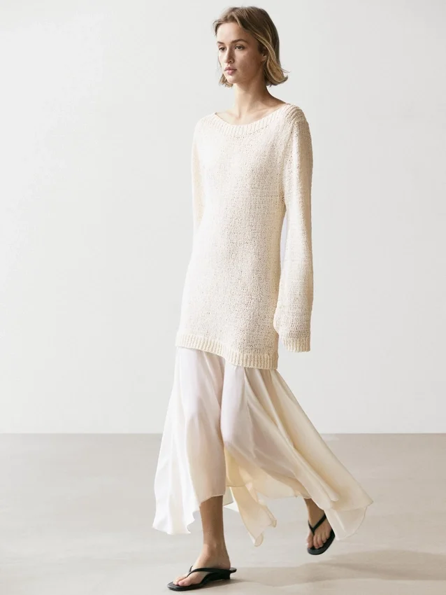 Kombinerad asymmetrisk midiklänning Kombinerad asymmetrisk midiklänning