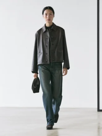 Kort jacka i nappaläder