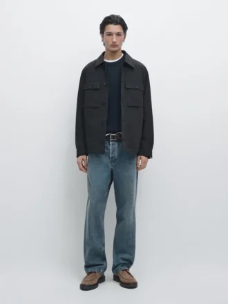 Kort jacka med fickdetaljer