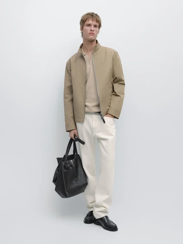 Kort jacka med fickdetaljer Kort jacka med fickdetaljer