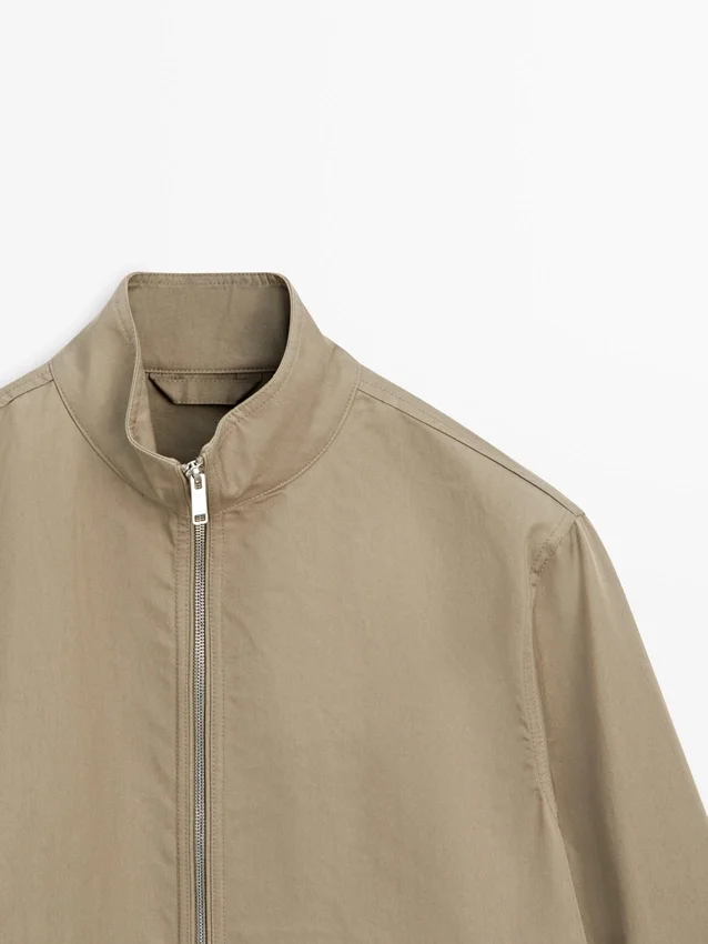 Kort jacka med fickdetaljer Kort jacka med fickdetaljer