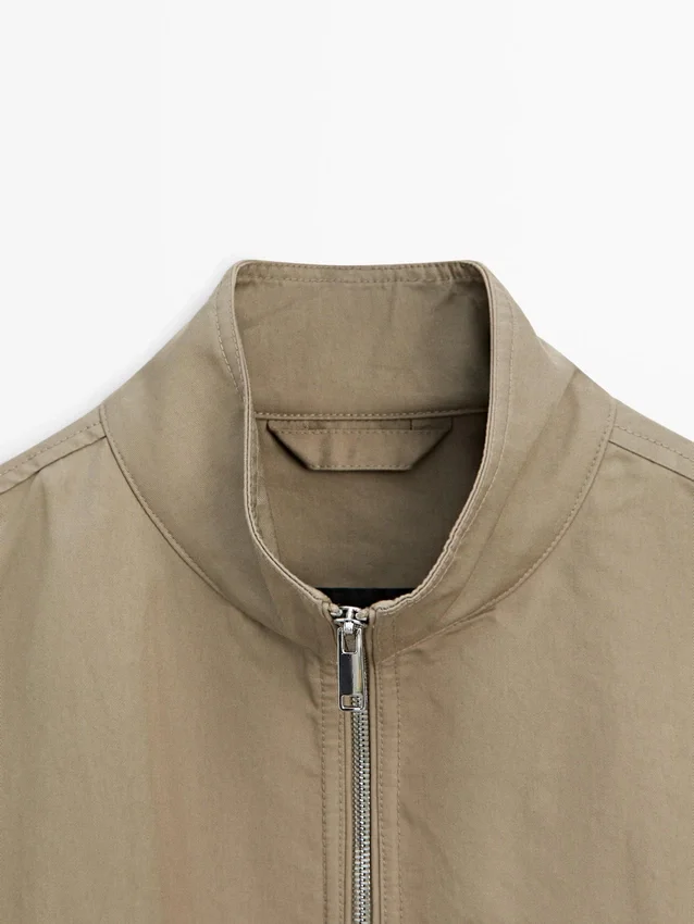 Kort jacka med fickdetaljer Kort jacka med fickdetaljer