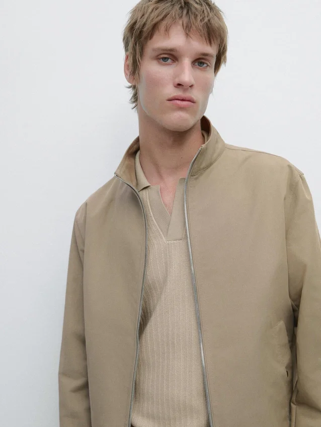 Kort jacka med fickdetaljer Kort jacka med fickdetaljer