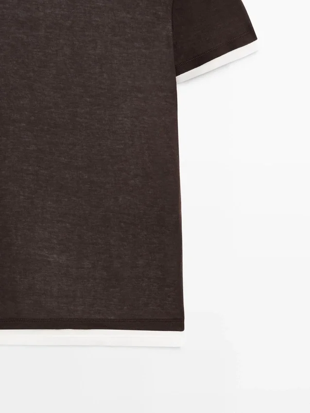 Kortärmad T-shirt med dubbel vävning Kortärmad T-shirt med dubbel vävning