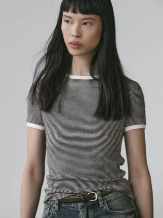 Kortärmad T-shirt med kontrastdetaljer