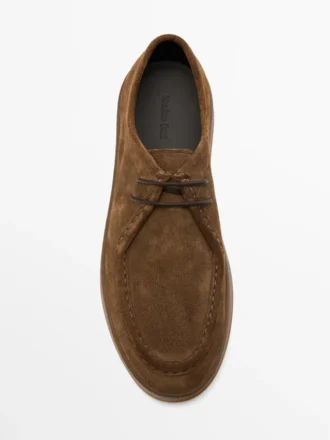 Läderskor med moc-tå och tjock sula