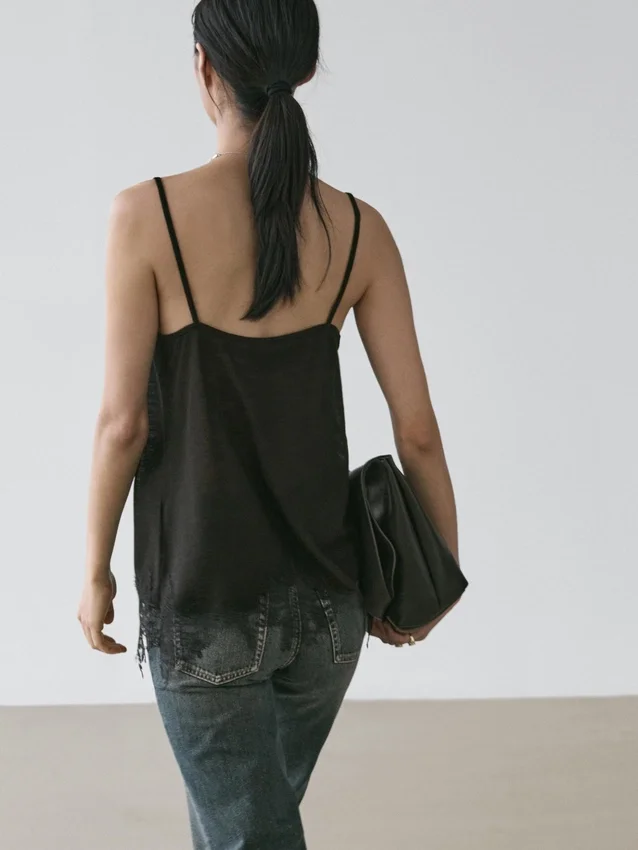 Linne med spetsdetaljer Linne med spetsdetaljer