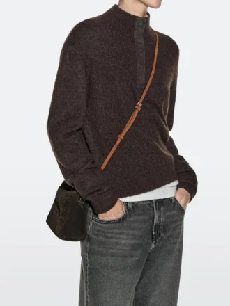 Liten flätad väska i spaltläder