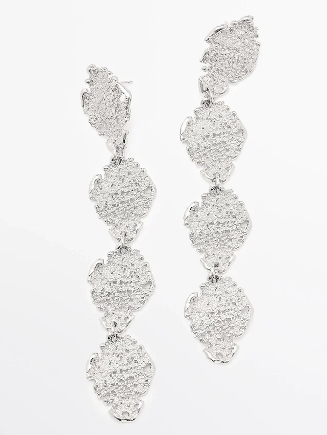 Långa spetsörhängen Långa spetsörhängen