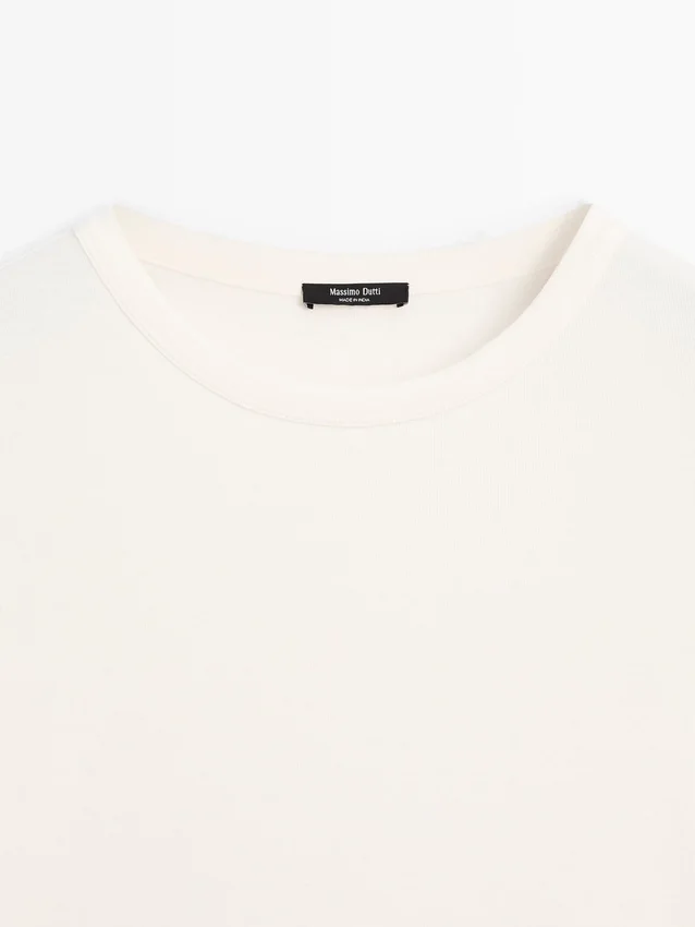 Långärmad T-shirt med rundad nederkant Långärmad T-shirt med rundad nederkant