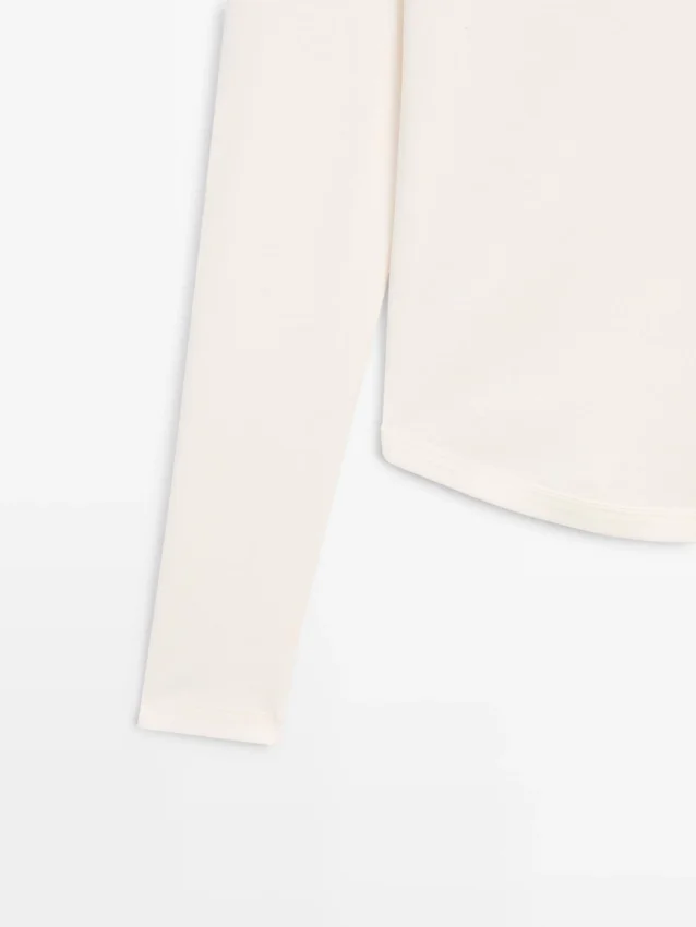 Långärmad T-shirt med rundad nederkant Långärmad T-shirt med rundad nederkant