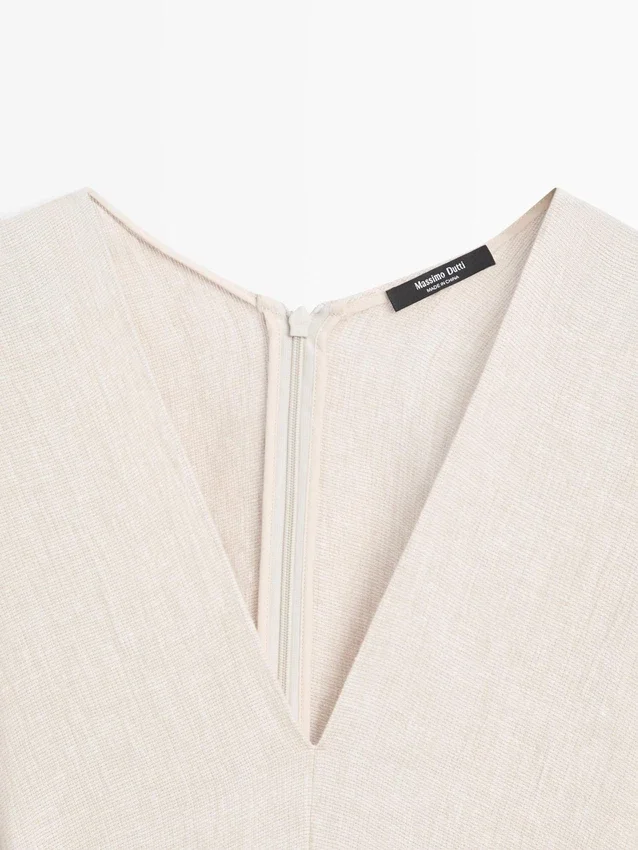 Lätt midiklänning i linne med korta ärmar Lätt midiklänning i linne med korta ärmar