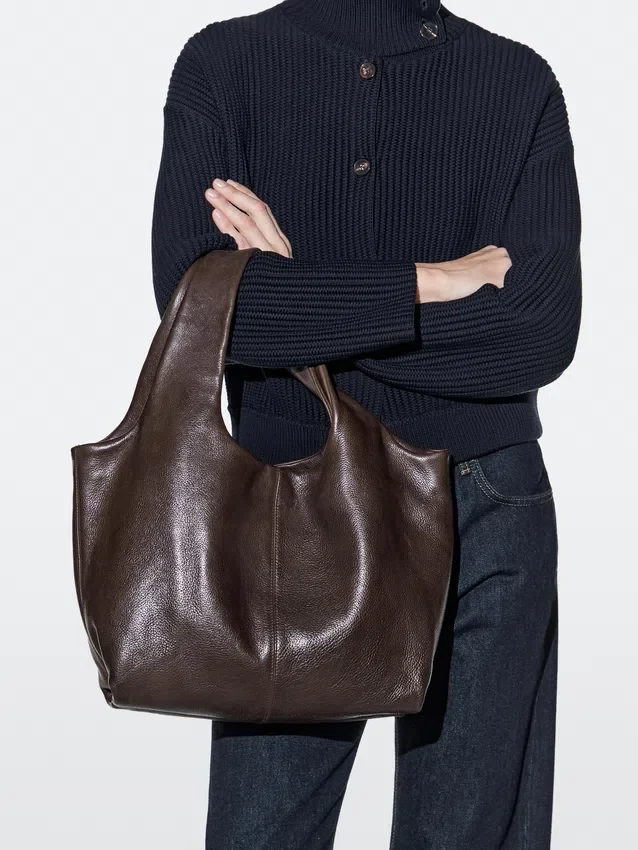 Medelstor väska i nappaläder Medelstor väska i nappaläder