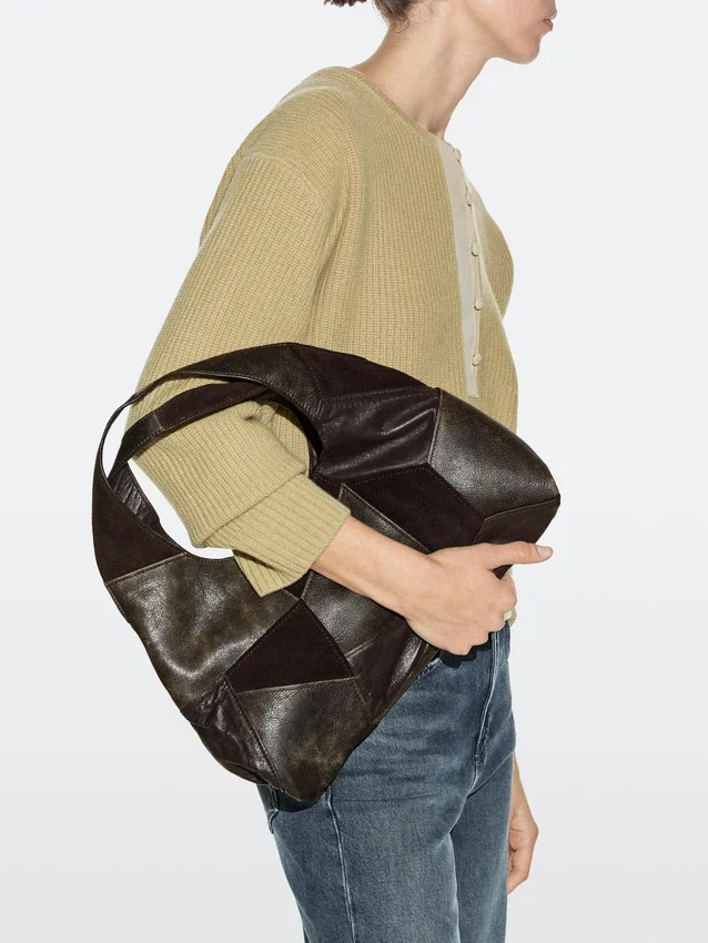 Medelstor väska i patchwork av mocka Medelstor väska i patchwork av mocka