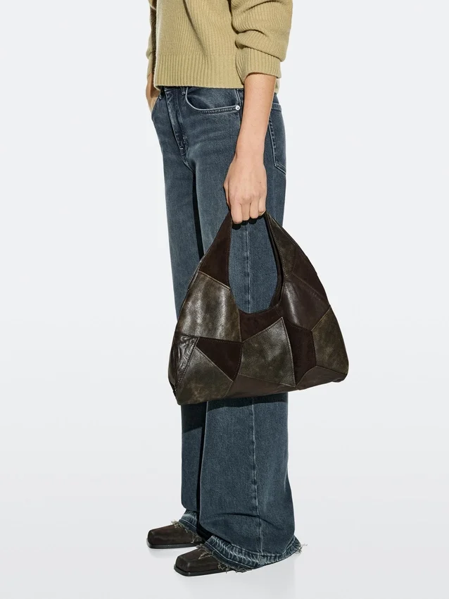 Medelstor väska i patchwork av mocka Medelstor väska i patchwork av mocka