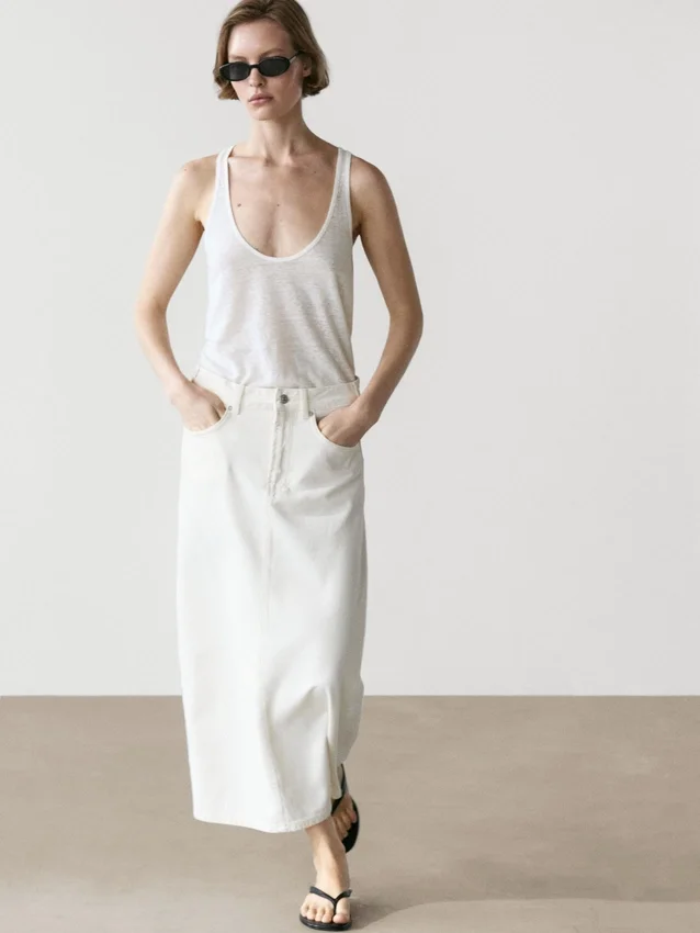 Midi-kjol i denim med tunn passform Midi-kjol i denim med tunn passform