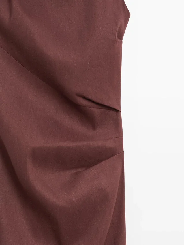 Midi-klänning i stretchig linneblandning med spaghettiband Midi-klänning i stretchig linneblandning med spaghettiband